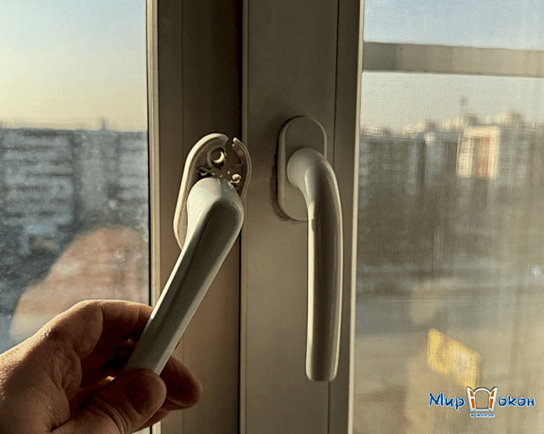 Установка и замена ручек После
